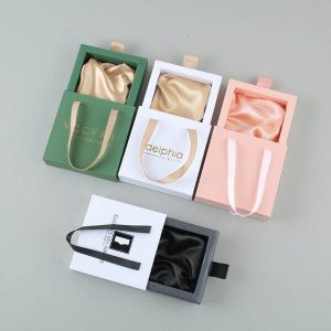 custom pink sliding drawer paper luxury jewelry packaging cute slider paper gift box with handle for necklace jewelry package 1