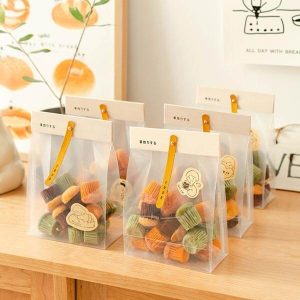desechables de pie personalizado impreso bolsas de comida para llevar de plástico de galletas de caramelo dulce pastelería snack de alimentos de embalaje de Navidad bolsas de regalo 1