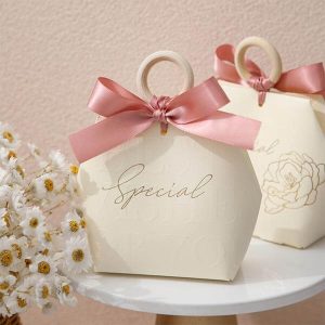 特別な結婚式のキャンデーの小型ギフト袋のバレンタイン デー ゲストのための小さいビジネス注文の印刷物のロゴの紙袋 1