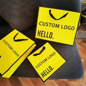 wholesale custom printed logo luxury white paper bag boutique shopping gift paper bags with your own logo 1
