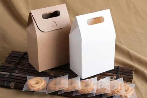 custom packaging boxes - Handles and Closures