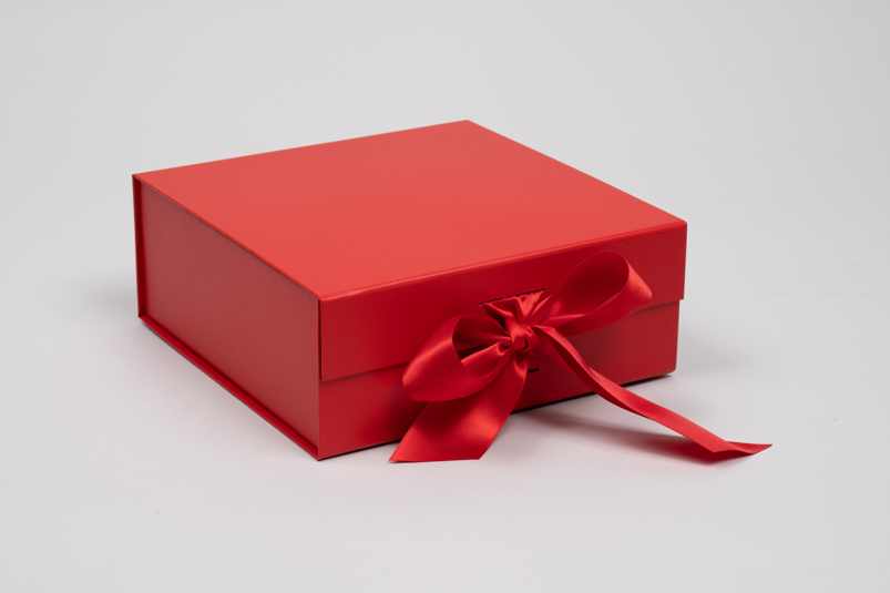 gift boxes wholesale - Cierre de lazo con cinta