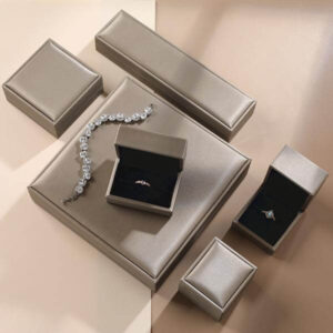 2023 lyx halsband smycken förpackningslådor en uppsättning smycken presentförpackning tråddragning design pu läder ring smycken fodral 1