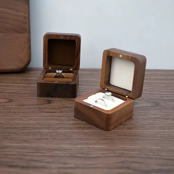 boîtes à bijoux en bois