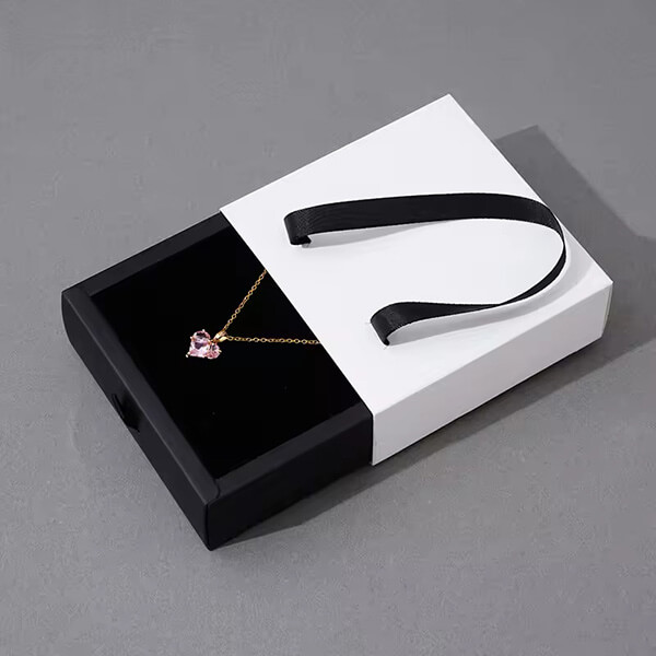 necklace box