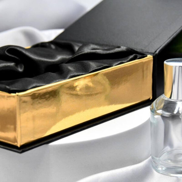 scatole di cartone di progettazione personalizzata di lusso con lamina d'oro dell'inserto per la cura della pelle di fragranza del profumo mini scatola di regalo del cuscino di favore di nozze 2