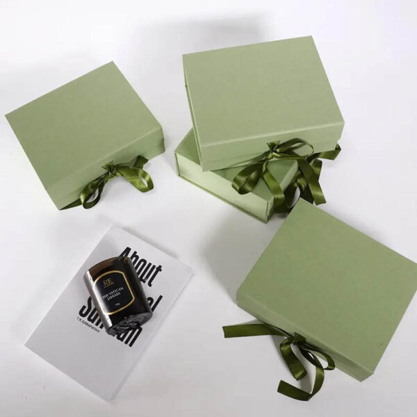 custom premium green luxury magnetic gift boxes for gift sets packaging with ribbon 5