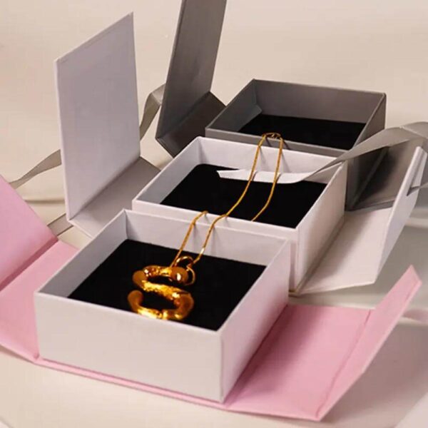 petite boîte aimantée de bonne qualité pour bijoux collier boucles d'oreilles bracelet papier emballage cadeau avec ruban 2