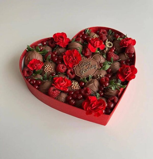 rigid cardboard romantic valentine's day heart shape chocolate gift box packaging custom 1