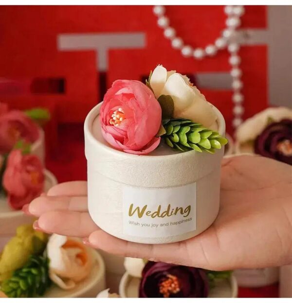 european style chocolate packaging box wedding gift personalized round gold candy paper box circle candy packaging box 2