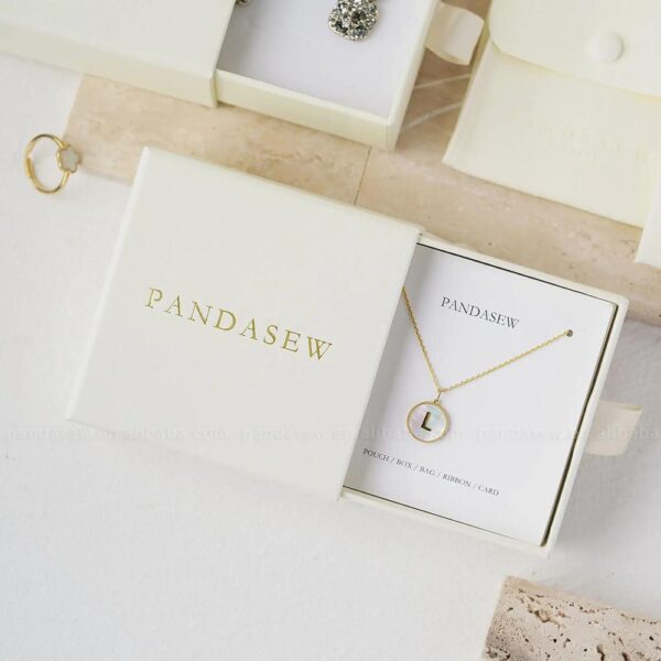 aangepaste logo luxe beige kartonnen papier armband ketting sieraden verpakking doos met spons 4